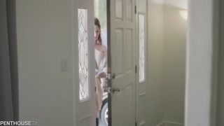 Ragazze sexy nel porno - Stepbrother Claims Brunette in Step Fantasy Scene su HOT-GIRLS-PORN.COM