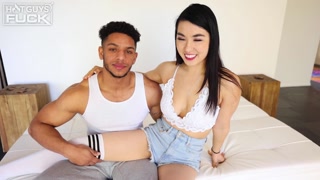 Sexy Mädchen in Porno - Arturo Torres and Mina Moon's First Time Sex Talk auf HOT-GIRLS-PORN.COM