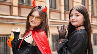 Sexy Schönheiten im Porno - Happy Halloween with Long Hair Beauties HOT-GIRLS-PORN.COM