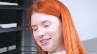 Sexy Mädchen in Porno - Beautiful Redhead Aliska Dark in 7on1 Gangbang with BBC auf HOT-GIRLS-PORN.COM