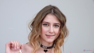 포르노의 섹시한 여자 - HOT-GIRLS-PORN.COM의 Crazy Gangbang with Emma Korti & Funky Town: 6on2