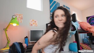 ポルノのセクシーな美女 - Standing Doggystyle Creampie for College Girl HOT-GIRLS-PORN.COM