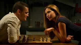 Ragazze sexy nel porno -  Kissing Chess Players Show Off (2016) su HOT-GIRLS-PORN.COM