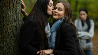 Frumuseți sexy în porn - Trimmed and Shaved Lesbian Fun in Bra HOT-GIRLS-PORN.COM